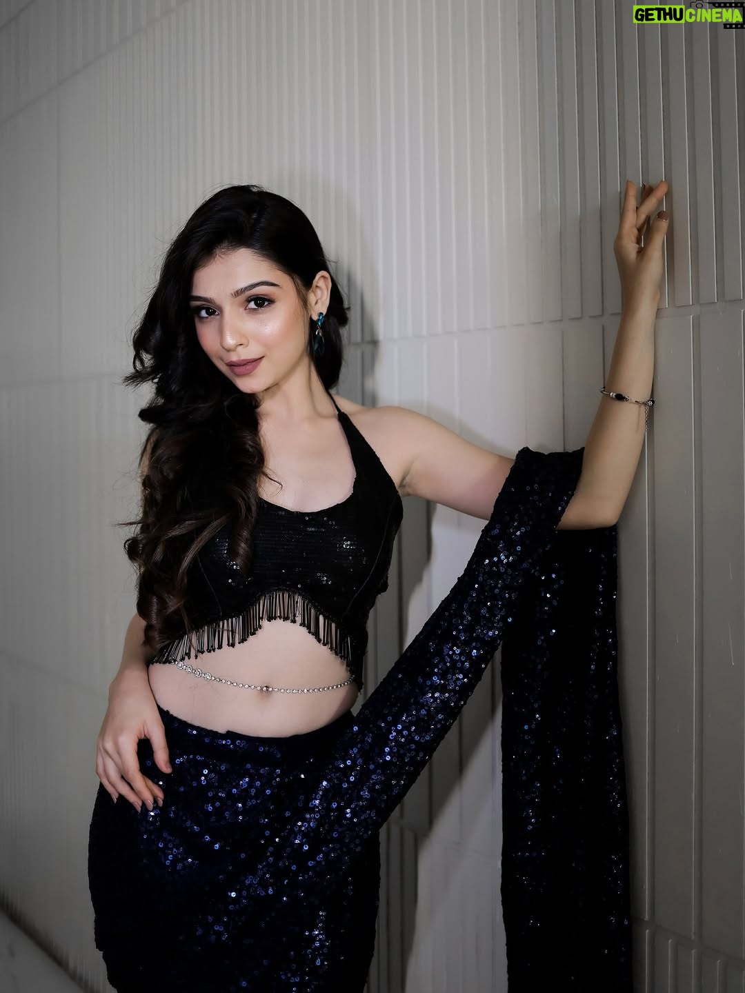 Gracy Goswami - 10.1K Likes - Saree State of Mind 🤍🪩💙✨
.
.
.
.
.
.
.
.
.
.
.
.
.
.
.
.
.
.
.
.
.

#BollywoodSaree #SareeLove #BollywoodFashion #SareeGoals #BollywoodSarees #IndianFashion #SareeLovers #SareeStyle #BollywoodGlitz #SareeFashion #BollywoodSareeLove #DesiSaree #SareeCrush #BollywoodInspiration #SareePerfection