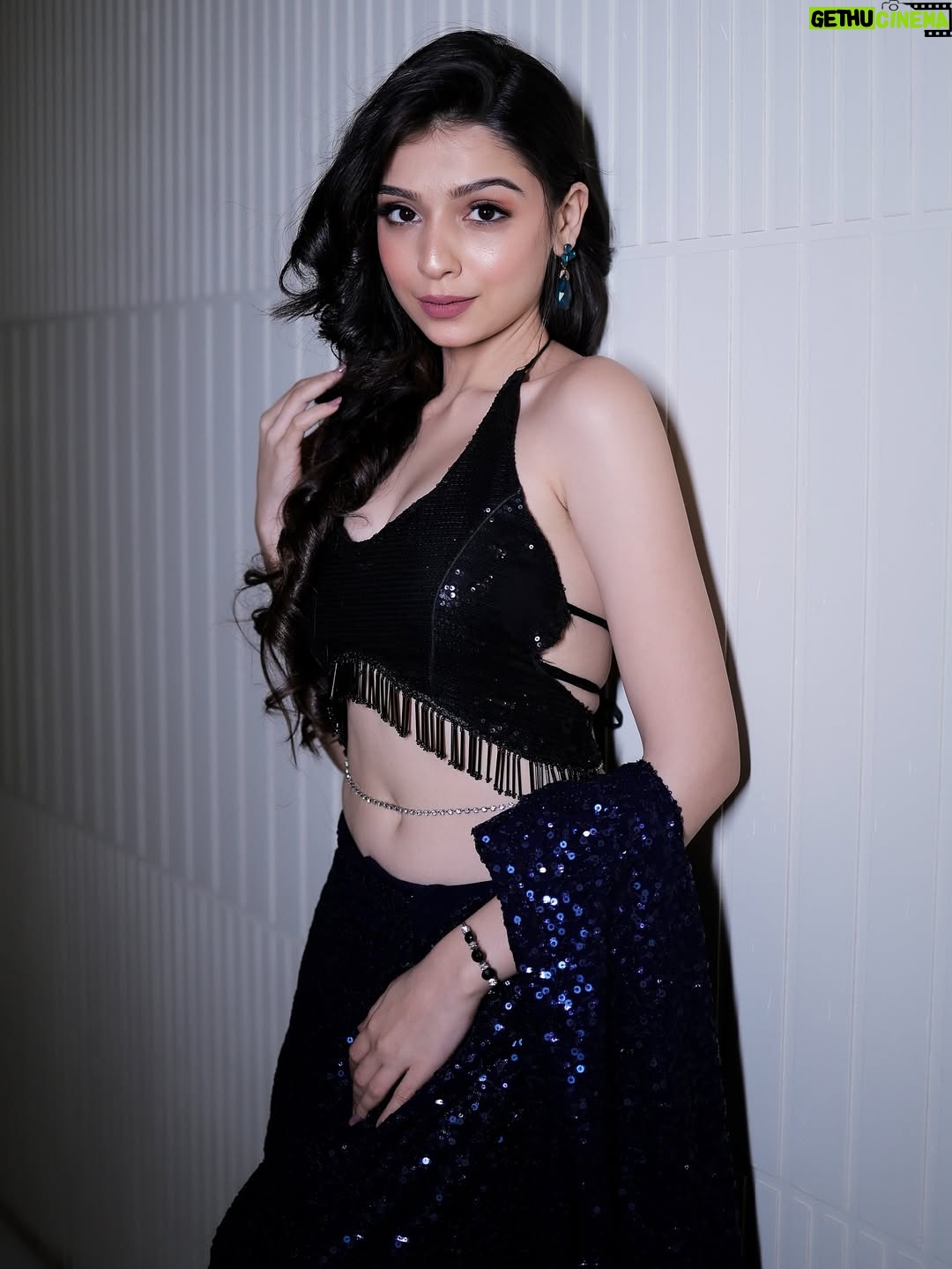 Gracy Goswami - 10.1K Likes - Saree State of Mind 🤍🪩💙✨
.
.
.
.
.
.
.
.
.
.
.
.
.
.
.
.
.
.
.
.
.

#BollywoodSaree #SareeLove #BollywoodFashion #SareeGoals #BollywoodSarees #IndianFashion #SareeLovers #SareeStyle #BollywoodGlitz #SareeFashion #BollywoodSareeLove #DesiSaree #SareeCrush #BollywoodInspiration #SareePerfection