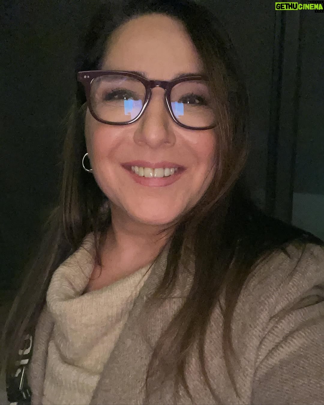 Gülhan Tekin - 2K Likes - Gözlüklü 🤓💜