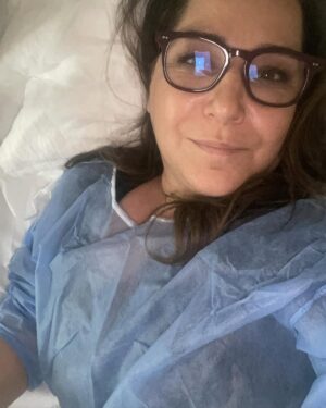 Gülhan Tekin Instagram - Gözlüklü 🤓💜
