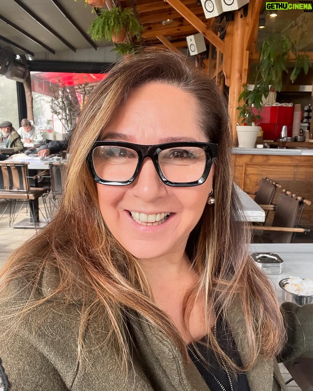 Gülhan Tekin - 2K Likes - Gözlüklü 🤓💜