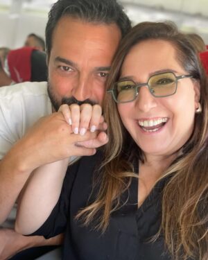 Gülhan Tekin Instagram - Gözlüklü 🤓💜