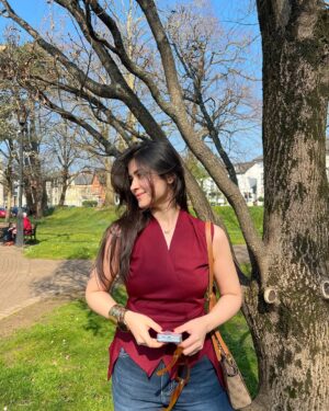 Gunjan Kunwar Instagram - 🌺🌹🌺

Comment PP for outfit Link 🔗 

Top- @evierose.in 
Jeans- @offduty.india 
Bag- @guess 

#newpost #showsomelove #gunjankunwar #spring #blossom #instagram #instagrammers #likeforlikes #unitedkingdom #pahadi #summerfashion #summerfeeling #candid #swipeleft #sunshine #instamood #instamusic #instafashion #instamoment #blush #cardiff #wales #casualoutfits #collegediaries #goodvibes #red #natureatitsfinest #sunshine #instapost #instapic #gk