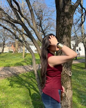 Gunjan Kunwar Instagram - 🌺🌹🌺

Comment PP for outfit Link 🔗 

Top- @evierose.in 
Jeans- @offduty.india 
Bag- @guess 

#newpost #showsomelove #gunjankunwar #spring #blossom #instagram #instagrammers #likeforlikes #unitedkingdom #pahadi #summerfashion #summerfeeling #candid #swipeleft #sunshine #instamood #instamusic #instafashion #instamoment #blush #cardiff #wales #casualoutfits #collegediaries #goodvibes #red #natureatitsfinest #sunshine #instapost #instapic #gk