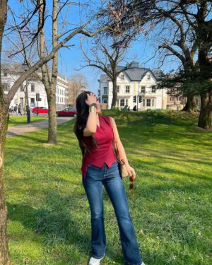 Gunjan Kunwar Instagram - 🌺🌹🌺

Comment PP for outfit Link 🔗 

Top- @evierose.in 
Jeans- @offduty.india 
Bag- @guess 

#newpost #showsomelove #gunjankunwar #spring #blossom #instagram #instagrammers #likeforlikes #unitedkingdom #pahadi #summerfashion #summerfeeling #candid #swipeleft #sunshine #instamood #instamusic #instafashion #instamoment #blush #cardiff #wales #casualoutfits #collegediaries #goodvibes #red #natureatitsfinest #sunshine #instapost #instapic #gk