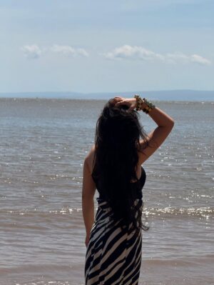 Gunjan Kunwar Instagram - Aye udi udi😙 🏖️ 🐚🌷

📸- @_val.n005__ 

#newpost #showsomelove #gunjankunwar #beach #barryisland #unitedkingdom #pahadi #beachbody #stripes #instagram #instagrammers #likeforlikes #followforfollow #fyp #trending #explore #sunset #beachwear