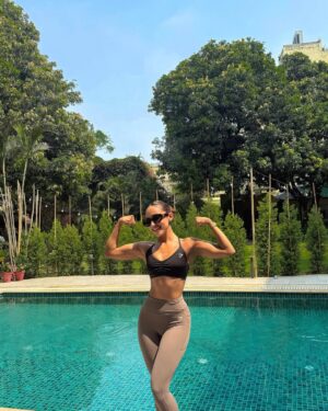 Gurleen Dahelay Instagram - Woke up, ran, raved, froze my soul in an ice plunge, ate a power bowl & healed my inner child — all before noon???
JUNE & @dkarve_shivasachdeva YOU DID THAT🤝🏼
if you see me glowing, just know I froze for it🥰