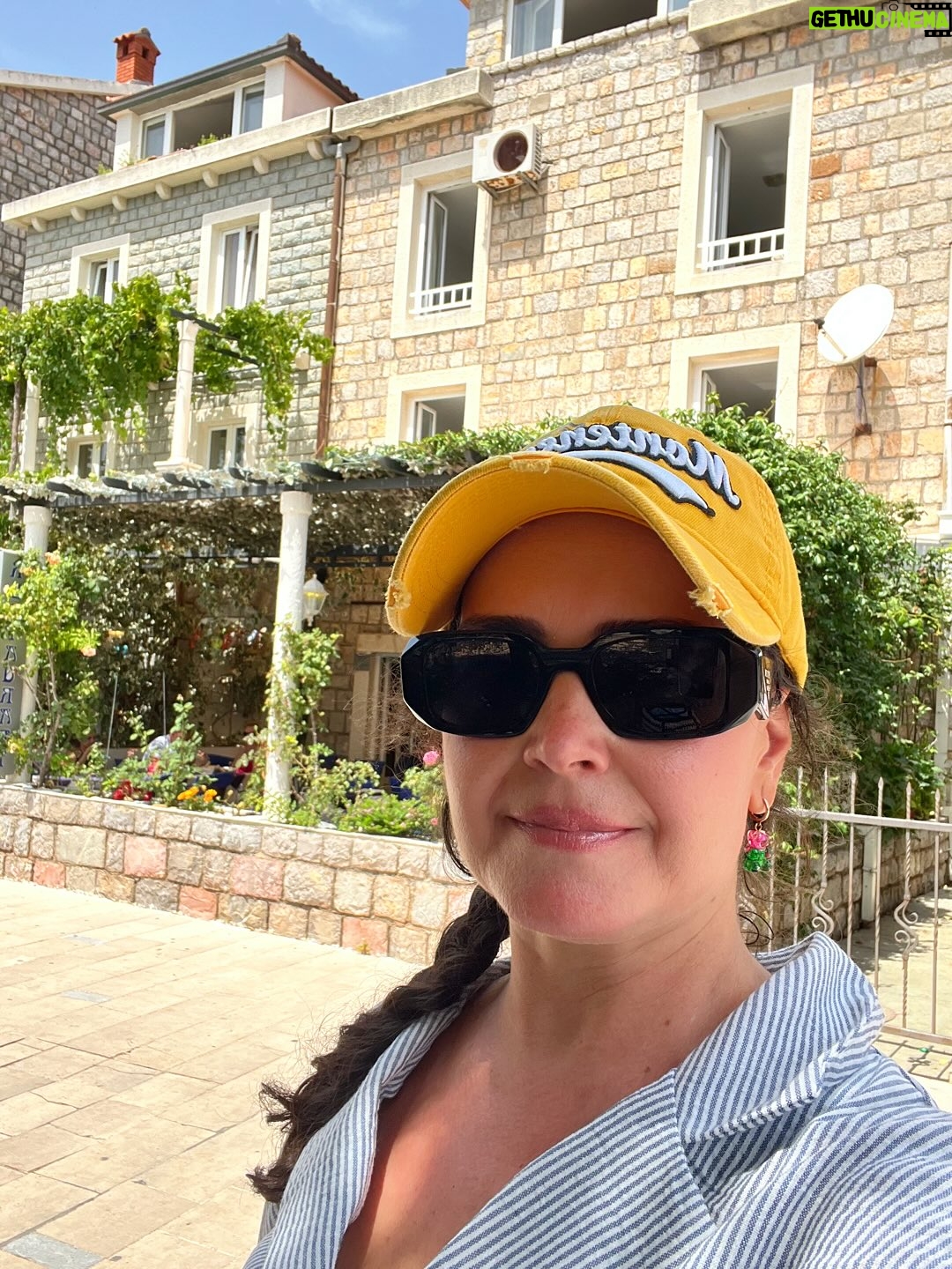 Güzin Alkan - 1.9K Likes - Karadağ dump -2-💖 
#karadağ #montenegro #podgorica #budva #budvamontenegro #budvaoldtown #budvaoldcity #budva #dancingirl #oldcity #svetistefan #svetistefanisland #svetistefanmontenegro #svetistefanmontenegro❤️🔝🇲🇪☀️🏖🏰 #svetistefanbeach #tivat #portomontenegro #perast #perastmontenegro #kotor #kotoroldtwn #kotorclocktower #petrovac #petrovacmontenegro #ferry #adriyaticsea #beach #montenegro #summer #summertime #july ……💖😎😎🤍
#dump duuuuuuummmmmpppppp