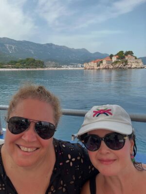 Güzin Alkan Instagram - Karadağ dump -2-💖 
#karadağ #montenegro #podgorica #budva #budvamontenegro #budvaoldtown #budvaoldcity #budva #dancingirl #oldcity #svetistefan #svetistefanisland #svetistefanmontenegro #svetistefanmontenegro❤️🔝🇲🇪☀️🏖🏰 #svetistefanbeach #tivat #portomontenegro #perast #perastmontenegro #kotor #kotoroldtwn #kotorclocktower #petrovac #petrovacmontenegro #ferry #adriyaticsea #beach #montenegro #summer #summertime #july ……💖😎😎🤍
#dump duuuuuuummmmmpppppp