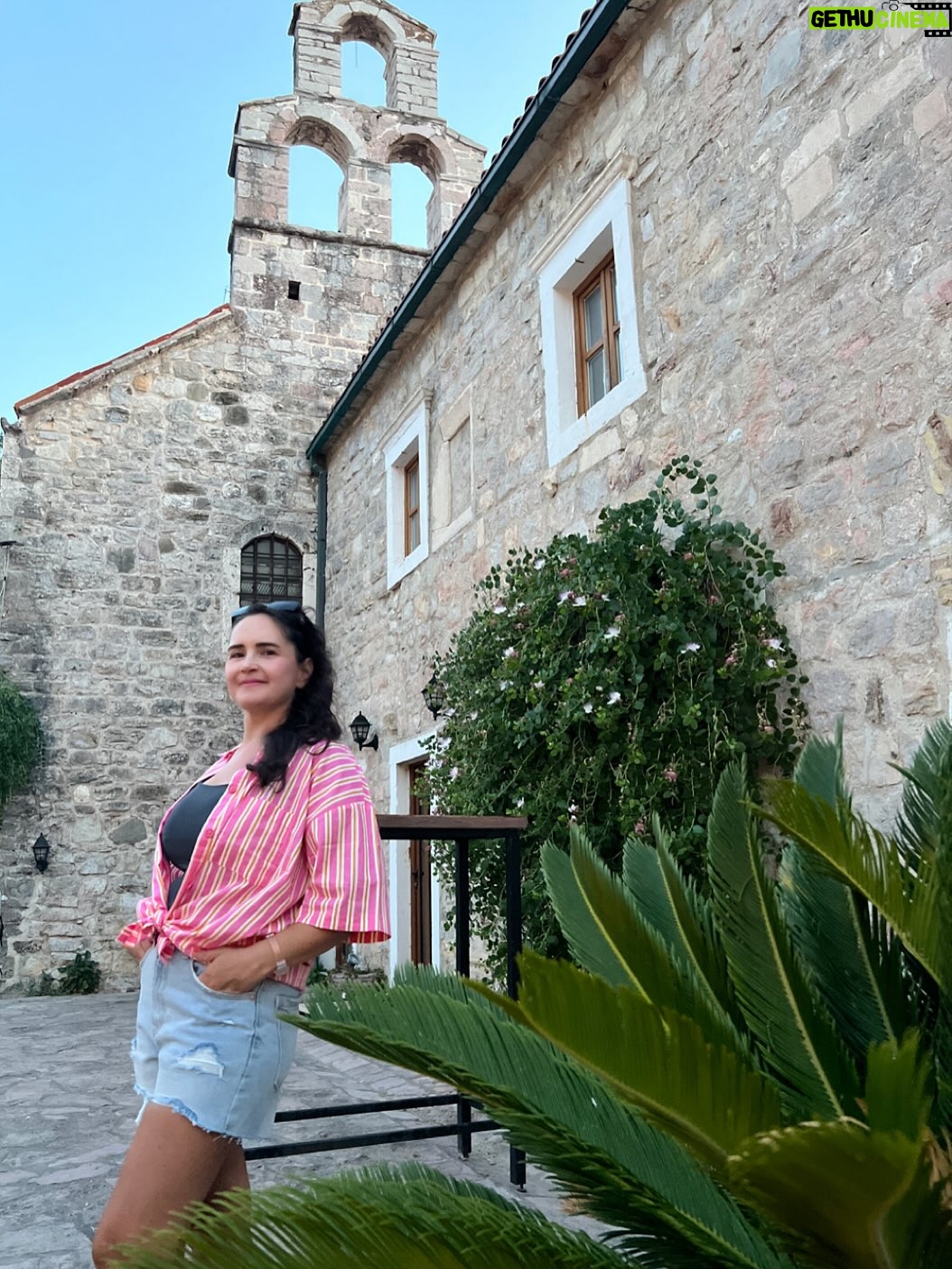 Güzin Alkan - 1.9K Likes - Karadağ dump -2-💖 
#karadağ #montenegro #podgorica #budva #budvamontenegro #budvaoldtown #budvaoldcity #budva #dancingirl #oldcity #svetistefan #svetistefanisland #svetistefanmontenegro #svetistefanmontenegro❤️🔝🇲🇪☀️🏖🏰 #svetistefanbeach #tivat #portomontenegro #perast #perastmontenegro #kotor #kotoroldtwn #kotorclocktower #petrovac #petrovacmontenegro #ferry #adriyaticsea #beach #montenegro #summer #summertime #july ……💖😎😎🤍
#dump duuuuuuummmmmpppppp
