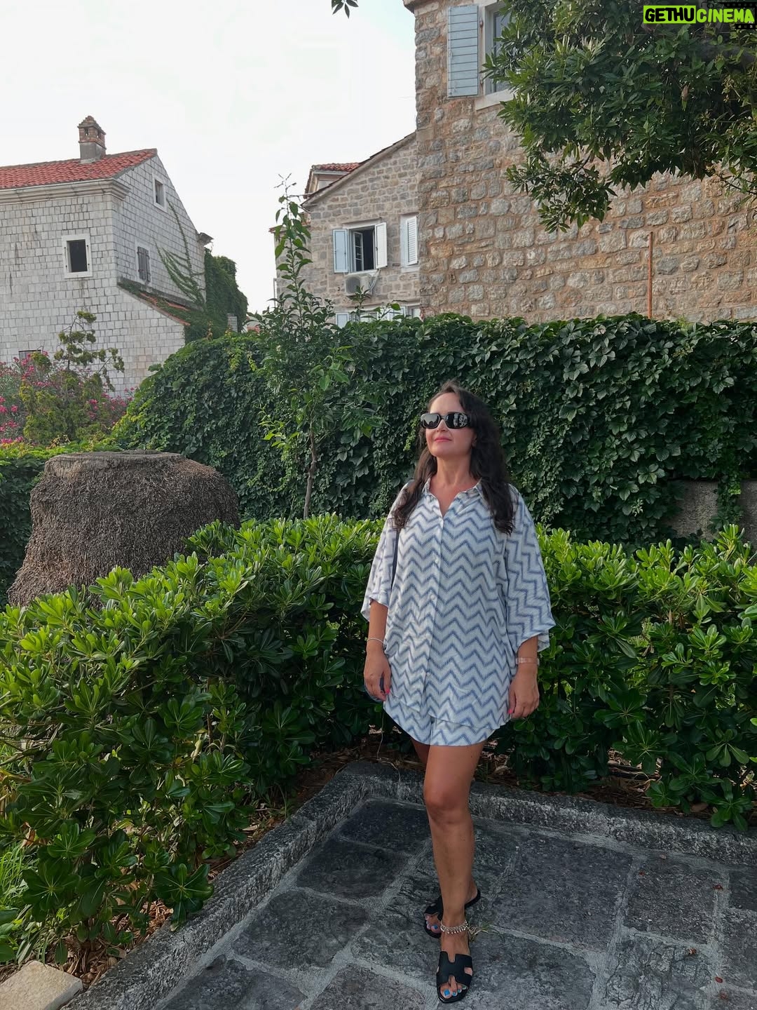 Güzin Alkan - 1.9K Likes - Karadağ dump -2-💖 
#karadağ #montenegro #podgorica #budva #budvamontenegro #budvaoldtown #budvaoldcity #budva #dancingirl #oldcity #svetistefan #svetistefanisland #svetistefanmontenegro #svetistefanmontenegro❤️🔝🇲🇪☀️🏖🏰 #svetistefanbeach #tivat #portomontenegro #perast #perastmontenegro #kotor #kotoroldtwn #kotorclocktower #petrovac #petrovacmontenegro #ferry #adriyaticsea #beach #montenegro #summer #summertime #july ……💖😎😎🤍
#dump duuuuuuummmmmpppppp