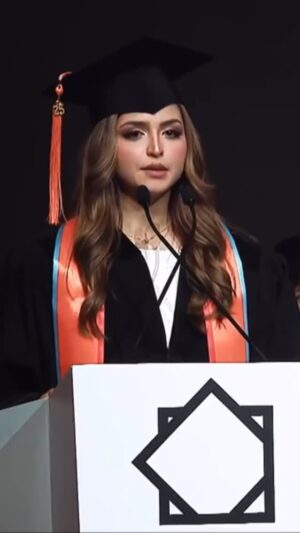 Hala Al Turk Instagram - From Bahrain to Dubai — this speech holds pieces of my journey, my struggles, and the people who shaped me. Forever grateful for this chapter. 🎓🧡 #didi2025 

من البحرين لدبي، هالكلمة فيها مشواري، تعبي، والناس اللي وقفوا معاي. ممتنة من قلبي لهالتجربة 🎓🧡 #دفعة_٢٠٢٥

#حلا_الترك #اكسبلور #explore #البحرين #الامارات #graduation #speech