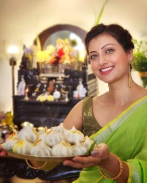 Hamsa Nandini Instagram - ✨🙏 On this Ganesh Chaturthi, I bow to the unstoppable force of Lord Ganesha — the remover of obstacles, the giver of wisdom, the healer of hearts. Through my darkest battles, Bappa’s energy lit my path, reminding me that faith is the greatest strength of all. Today, I celebrate not just the festival, but the divine power that healed me, rebuilt me, and made me fearless.

🌺 Ganapati Bappa Morya! 🌺

@hungrycatkitchen you guys do it the best! 
.
#swanstories