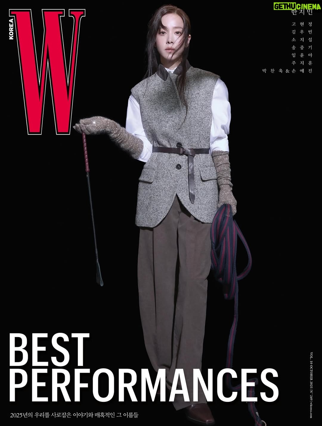 Han Ji-min - 16.2K Likes - #협찬 #Wcoverstory #BestPerformances
“한지민은 힘이 아주 세다. 연기에 쏟아붓는 힘도 힘이지만, 대중의 시선과 감정을 끌어당기는 일종의 중력 같은 내면의 힘이 가히 압도적이다. 늘 다음을 기대하게 만들고, 결국은 그 기대를 사뿐히 뛰어넘는다. 그녀는 진짜 힘센 배우다.” – 드라마 <천국보다 아름다운> 감독 김석윤 @wkorea #editor_이예진 #editor_전여울
-
패션 에디터 | 이예진
피처 에디터 | 전여울 
포토그래퍼 | 김희준 
스타일리스트 | 한혜연
헤어 | 이혜영
메이크업 | 이한나
어시스턴트 | 김수림
-
단 하나의 장면, 단 한 줄의 대사만으로도 그해의 감정을 가로지르는 얼굴이 있습니다. <더블유> Vol.10은 그들을 위한 빛나는 무대를 마련했습니다. 올해의 많은 영화와 드라마 중 존재감을 선명히 각인시킨 이들에게 경의를 표하는, ‘Best Performances’ 프로젝트. 고현정, 김우빈, 박찬욱과 손예진, 소지섭, 송중기, 임윤아, 주지훈, 한지민. 그 이름을 되새기는 건 지금 한국의 스토리텔링이 도달한 감정의 깊이와 밀도를, 작품의 성취를 다시 확인하는 일입니다. 이제 그들의 독자적인 순간이 찬란하게 펼쳐집니다.
*<더블유> 2025년 Vol.10은 9월 22일부터 온라인 서점에서 예약 구매하실 수 있습니다.
-
@brunellocucinelli @brunellocucinelli_brand @roma.emo #한지민 #HanJiMin
#BrunelloCucinelli #브루넬로쿠치넬리