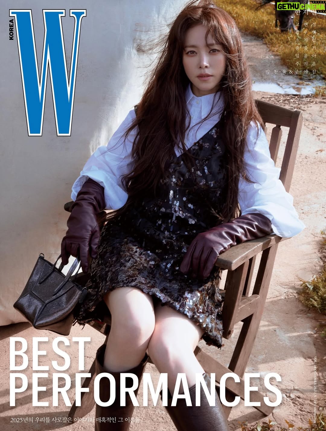Han Ji-min - 16.2K Likes - #협찬 #Wcoverstory #BestPerformances
“한지민은 힘이 아주 세다. 연기에 쏟아붓는 힘도 힘이지만, 대중의 시선과 감정을 끌어당기는 일종의 중력 같은 내면의 힘이 가히 압도적이다. 늘 다음을 기대하게 만들고, 결국은 그 기대를 사뿐히 뛰어넘는다. 그녀는 진짜 힘센 배우다.” – 드라마 <천국보다 아름다운> 감독 김석윤 @wkorea #editor_이예진 #editor_전여울
-
패션 에디터 | 이예진
피처 에디터 | 전여울 
포토그래퍼 | 김희준 
스타일리스트 | 한혜연
헤어 | 이혜영
메이크업 | 이한나
어시스턴트 | 김수림
-
단 하나의 장면, 단 한 줄의 대사만으로도 그해의 감정을 가로지르는 얼굴이 있습니다. <더블유> Vol.10은 그들을 위한 빛나는 무대를 마련했습니다. 올해의 많은 영화와 드라마 중 존재감을 선명히 각인시킨 이들에게 경의를 표하는, ‘Best Performances’ 프로젝트. 고현정, 김우빈, 박찬욱과 손예진, 소지섭, 송중기, 임윤아, 주지훈, 한지민. 그 이름을 되새기는 건 지금 한국의 스토리텔링이 도달한 감정의 깊이와 밀도를, 작품의 성취를 다시 확인하는 일입니다. 이제 그들의 독자적인 순간이 찬란하게 펼쳐집니다.
*<더블유> 2025년 Vol.10은 9월 22일부터 온라인 서점에서 예약 구매하실 수 있습니다.
-
@brunellocucinelli @brunellocucinelli_brand @roma.emo #한지민 #HanJiMin
#BrunelloCucinelli #브루넬로쿠치넬리