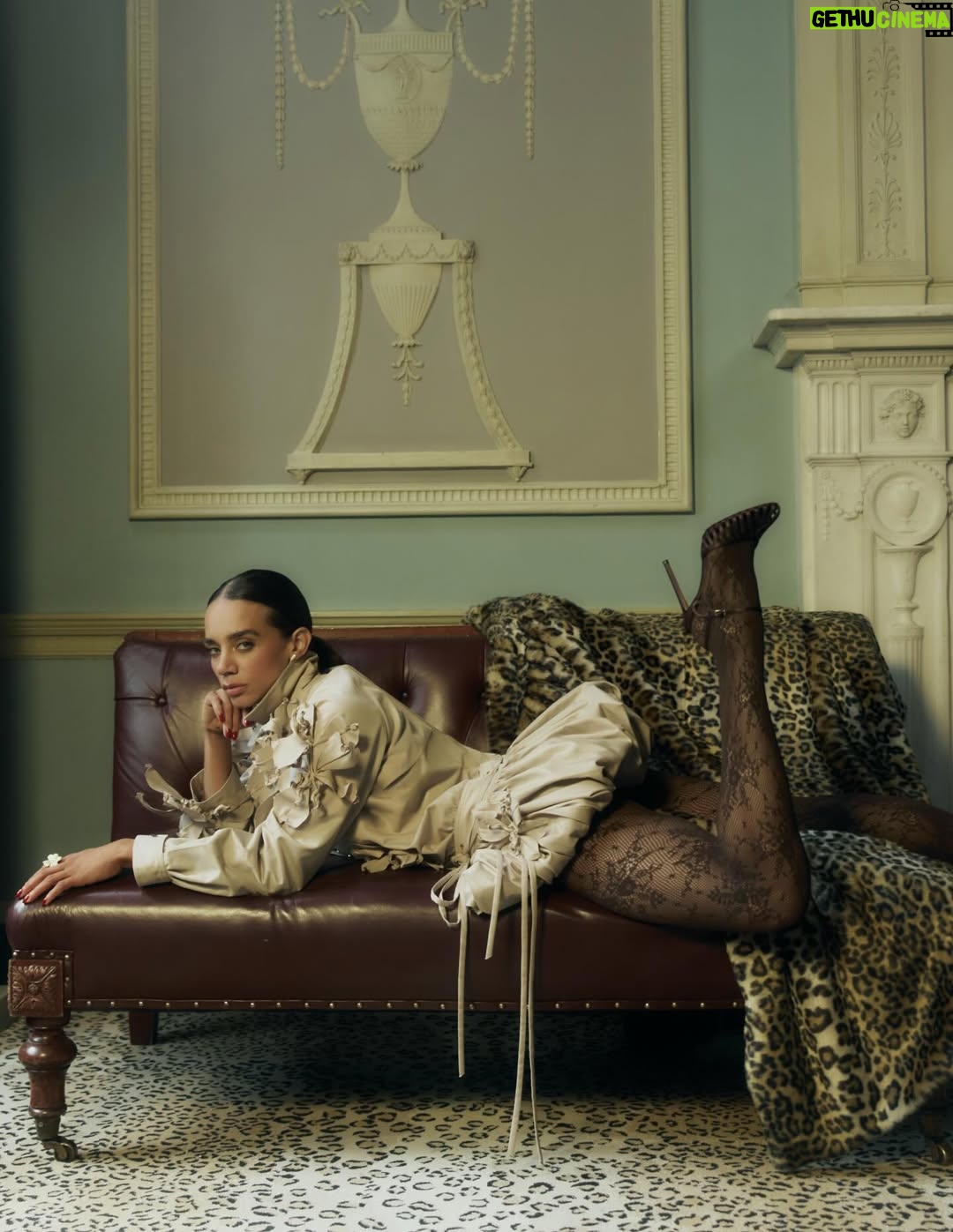 Hannah John-Kamen - 10.8K Likes - @homehouselondon 
photography. @annienoble__
fashion. @harrietnicolsonstylist @stellacreativeartists
talent. @hannahjohnkamen
casting. @eflemingcasting
hair. @naradkutowaroo @carolhayesmanagement using @unite_hair
make up. @mariaasadimakeup   @roopa.makeupartist
@unite_hair_uk
set design. @potlinsun
lighting tech. @harrietturney
digi op. @guygunstone
retouch. @karaskevich.retoucher
production. @claralarosa
fashion assistant. @stellsdickson
location. @homehouselondon
interview. @rheathehuman @schonmagazine