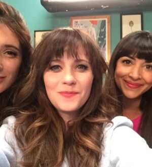 Hannah Simone Instagram - WHEN ALL ELSE FAILS GIMMIE THE WOMEN ✌🏽#tagallthebestladies 💋