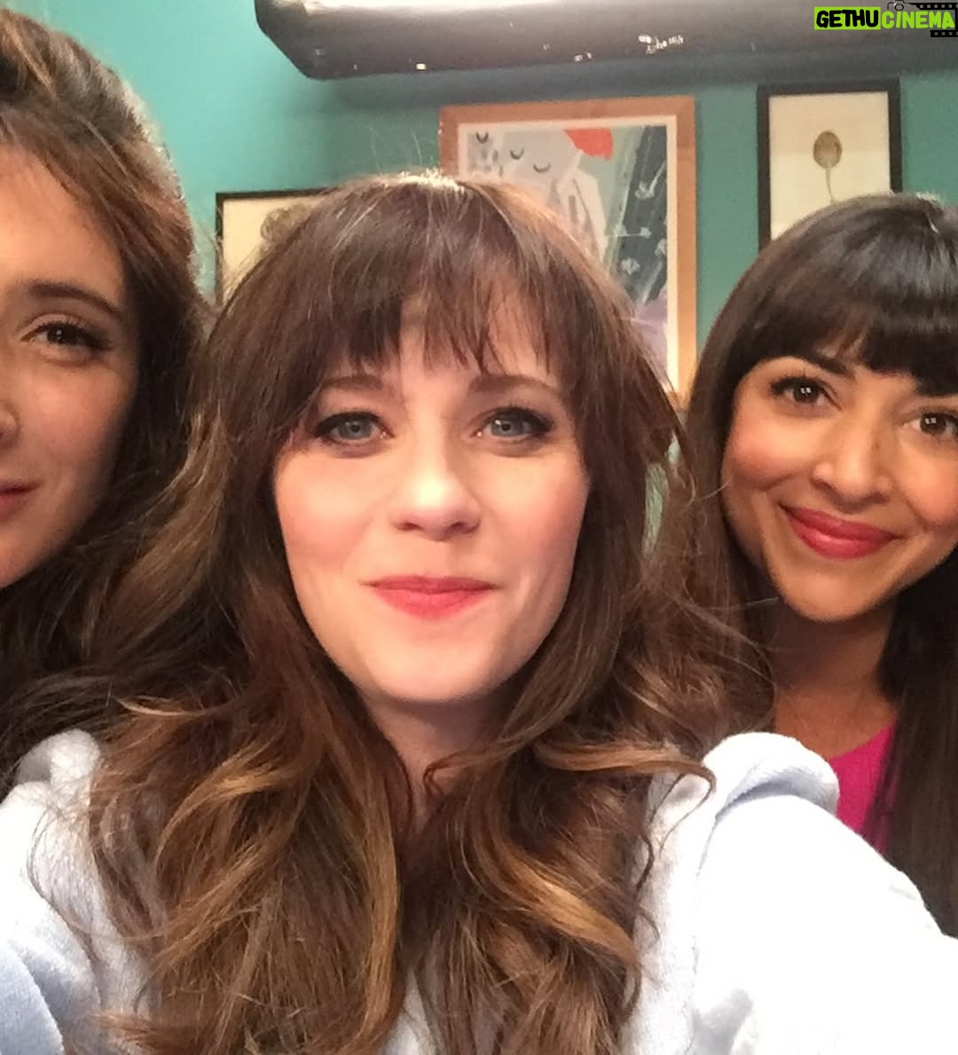 Hannah Simone - 22.7K Likes - WHEN ALL ELSE FAILS GIMMIE THE WOMEN ✌🏽#tagallthebestladies 💋