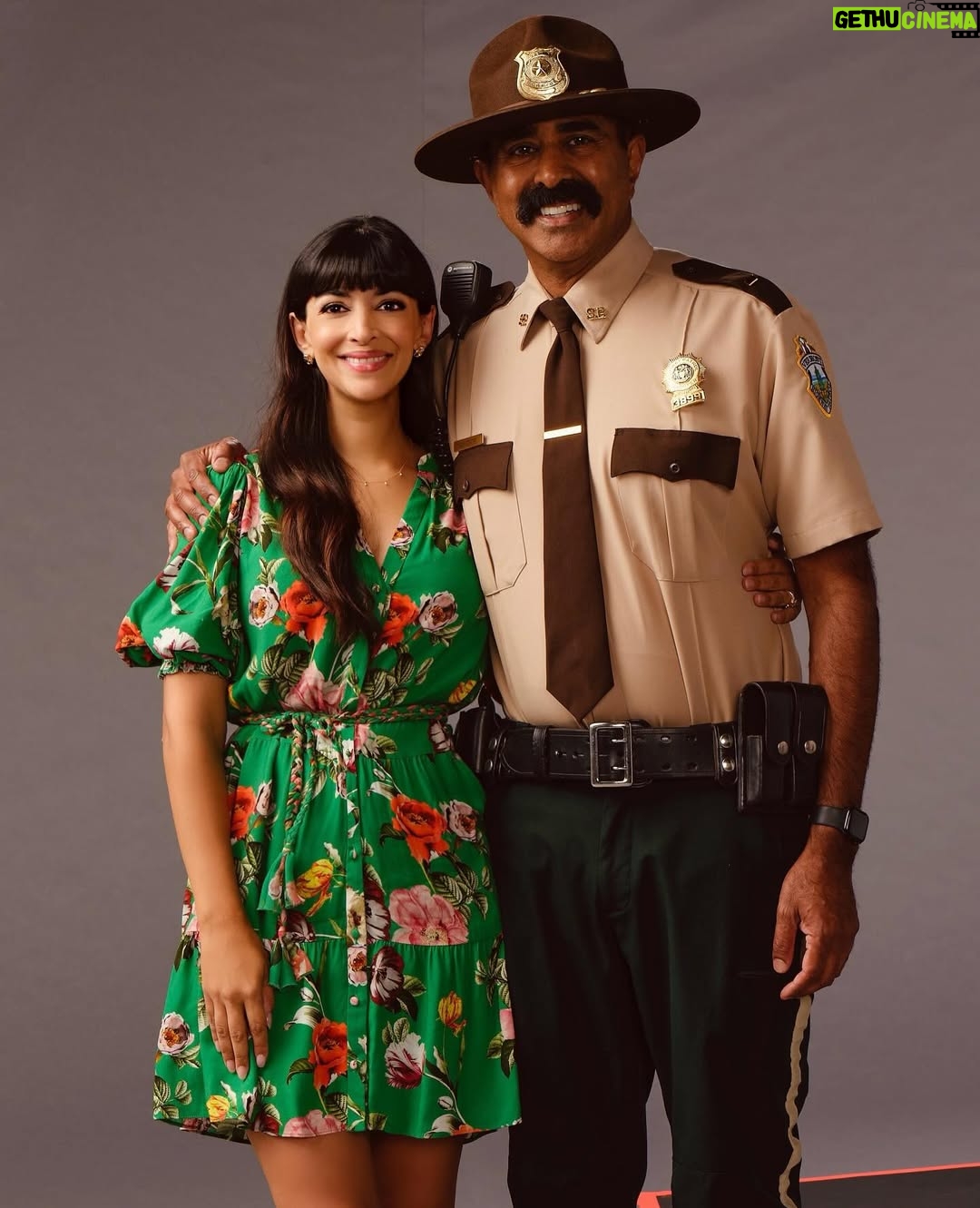 Hannah Simone - 39.8K Likes - Thorny and Thorny’s sister are gonna deliver some serious shenanigans in Super Troopers 3!!!! Swipe to see how it all started many years ago when @jaychandrasekhar directed New Girl.… and well look at us meow ❤️