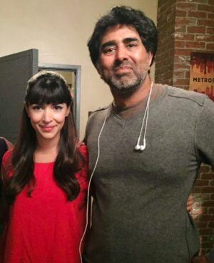 Hannah Simone Instagram - Thorny and Thorny’s sister are gonna deliver some serious shenanigans in Super Troopers 3!!!! Swipe to see how it all started many years ago when @jaychandrasekhar directed New Girl.… and well look at us meow ❤️