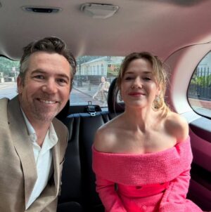 Harriet Dyer Instagram - Baftas innit 🇬🇧
Thank you @ralphlauren for the suits 
@pennylovellstylist for the styling 
@yokolondonpearls jewels
@rebeccavallance party dress
@cbstvstudios for making it happen 
@bafta for having us (back)
@lancomeofficial and @schwarzkopfpro for the glam
@todiscon for the vibe 
And to my mum and dad for the babysitting.
Colin season 2 was celebrated in the Best International tv show category. Congrats to all the noms, winners and v cute losers x x