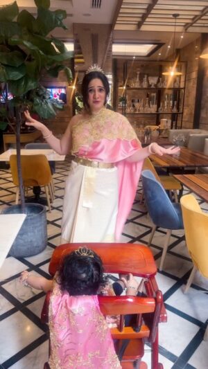 Harshika Poonacha Instagram - Sawardikaaaa from #Thailand 🙏🙏🙏
Thailand Queen @harshikapoonachaofficial and her Princess @trideviponnakkaah ♥️♥️♥️
Thankyou @trawel_mart for choosing the beautiful hotel @thesalilsukhumvit for our stay .
It’s baby friendly and also have such beautiful activities which I’m awe with ♥️
Our @trideviponnakkaah’s first international trip ♥️