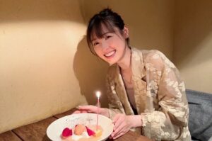 Haruka Fukuhara Instagram - .
先日27歳になりました⭐️
たくさんのお祝いメッセージありがとうございます！
応援してくださっている皆様のおかげで、今の自分があるので心から感謝致します！
これからも周りにいる、支えてくれている大切な人を大事にし、感謝を忘れずに過ごしていきたいです！
たくさん笑って自分らしく、トキメキを大切に、悔いのない一年を♡
新しいことにもどんどん挑戦しちゃお〜っと✨
27歳もどうぞよろしくお願い致します！

福原遥