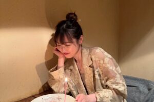 Haruka Fukuhara Instagram - .
先日27歳になりました⭐️
たくさんのお祝いメッセージありがとうございます！
応援してくださっている皆様のおかげで、今の自分があるので心から感謝致します！
これからも周りにいる、支えてくれている大切な人を大事にし、感謝を忘れずに過ごしていきたいです！
たくさん笑って自分らしく、トキメキを大切に、悔いのない一年を♡
新しいことにもどんどん挑戦しちゃお〜っと✨
27歳もどうぞよろしくお願い致します！

福原遥