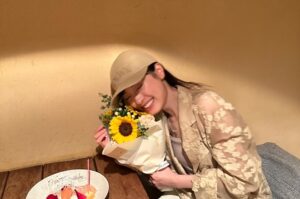 Haruka Fukuhara Instagram - .
先日27歳になりました⭐️
たくさんのお祝いメッセージありがとうございます！
応援してくださっている皆様のおかげで、今の自分があるので心から感謝致します！
これからも周りにいる、支えてくれている大切な人を大事にし、感謝を忘れずに過ごしていきたいです！
たくさん笑って自分らしく、トキメキを大切に、悔いのない一年を♡
新しいことにもどんどん挑戦しちゃお〜っと✨
27歳もどうぞよろしくお願い致します！

福原遥