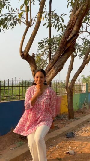 Heena Kumari Instagram - This trend is too cuteš
#reels #reelsinstagram #reelitfeelit #reelkarofeelkaro #trending #viral #dancechallenge #dancersofinstagram
