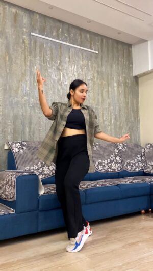 Heena Kumari Instagram - MORNIš¦
@badboyshah @sharviyadav @preity_mukhundhan
#reels #reelsinstagram #reelitfeelit #reelkarofeelkaro #reelsvideo #trendingreels #viral #dance #dancechallenge #dancersofinstagram