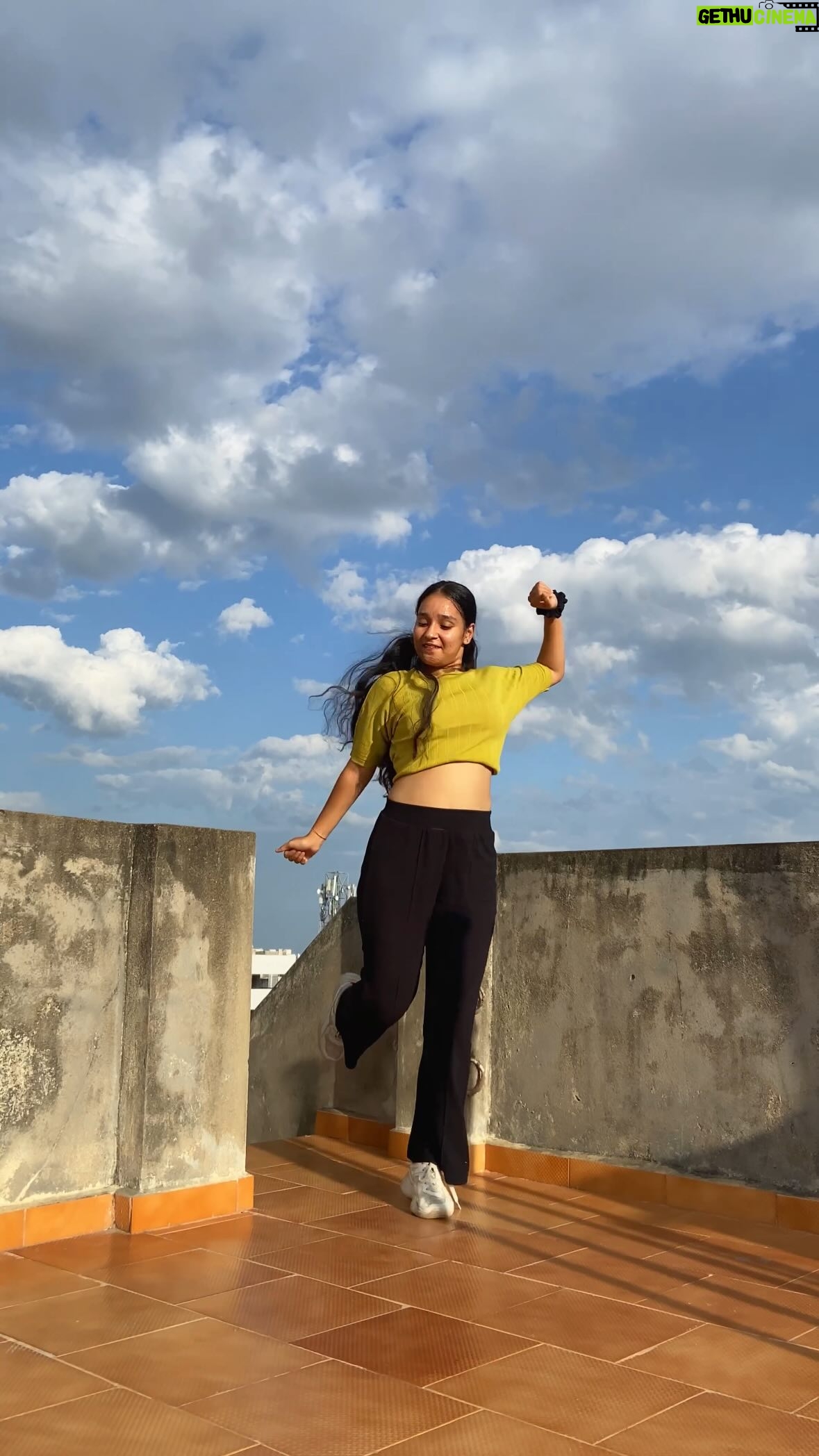 Heena Kumari - 1.1K Likes - This video still hits different.🤩

#repost #reels #reelsinstagram #reelitfeelit #reelkarofeelkaro #dance #dancechallenge #dancersofinstagram