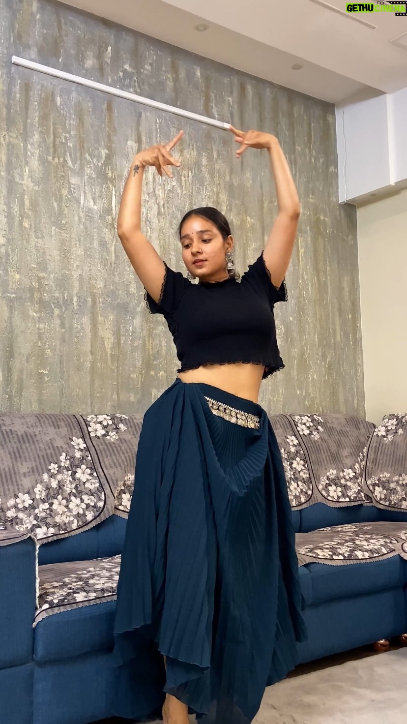 Heena Kumari - 1K Likes - Late to the trend😁

Dc: @_bhakarwadi_ 

#reels #reelsinstagram #reelitfeelit #reelkarofeelkaro #reelsvideo #dancechallenge #dancersofinstagram #trending