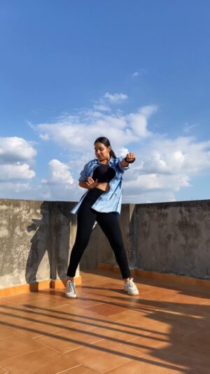 Heena Kumari Instagram - These lines from this songš¦
@armaanmalik @therealemraan @egupta #mainrahoonyanarahoon
#reels #reelsinstagram #reelitfeelit #reelkarofeelkaro #dancechallenge #dancersofinstagram
