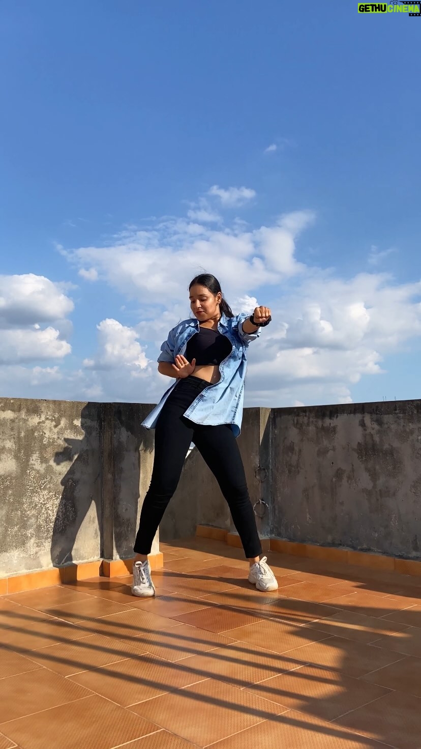 Heena Kumari - 14.9K Likes - These lines from this song🦋

@armaanmalik @therealemraan @egupta #mainrahoonyanarahoon 

#reels #reelsinstagram #reelitfeelit #reelkarofeelkaro #dancechallenge #dancersofinstagram