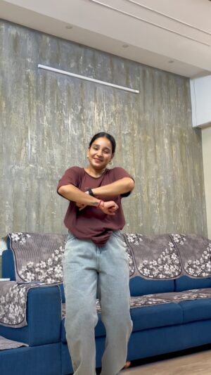 Heena Kumari Instagram - Such a vibe choreo š¤š„
Dc: @jmko____
#reels #reelinstagram #reelitfeelit #reelkarofeelkaro #reelsvideo #trending #viral #dancechallenge #dancersofinstagram