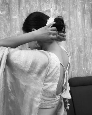 Heena Kumari Instagram - Because every now and then, you need an outfit that makes you feel like a starāØ
Happy Diwali and a prosperous New YearšŖšŖ·