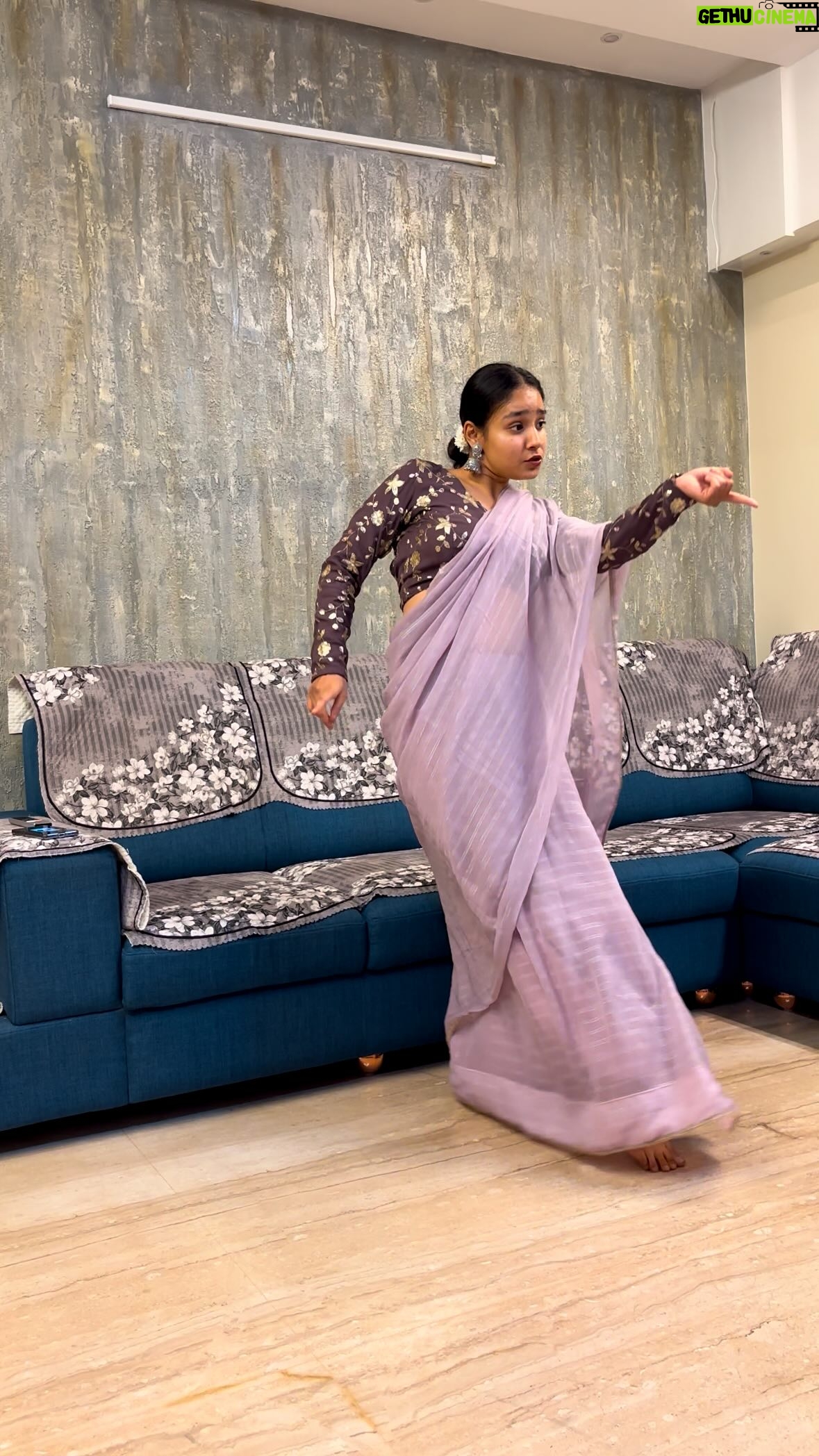 Heena Kumari - 1.1K Likes - Aankh Mein Kajra🌙 

🎶: @urvashi_kiran_sharma 

#reels #reelsinstagram #reelitfeelit #reelkarofeelkaro #reelsvideo #viral #trending #explore #dancechallenge