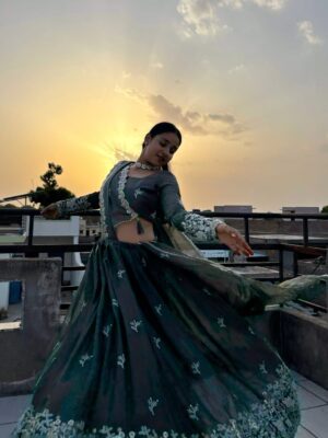 Heena Kumari Instagram - Grace in every twirl āØ
#outfit #explore