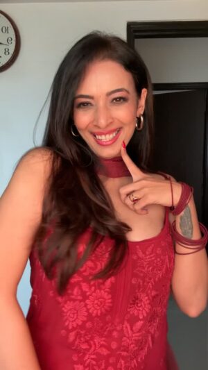 Heena Panchal Instagram - Thumak  Thumak trend 💃

#foryou #thumakthumak❤️ #heenapanchall