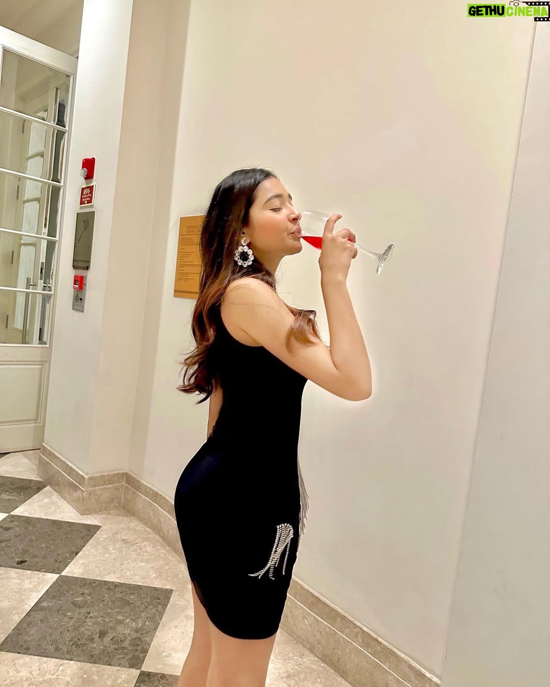 Heer Kaur - 4.8K Likes - Blame it on my cold heart🖤🥂
