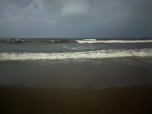 Heer Kaur Instagram - The waves and me, both were soooo high🫧🌊