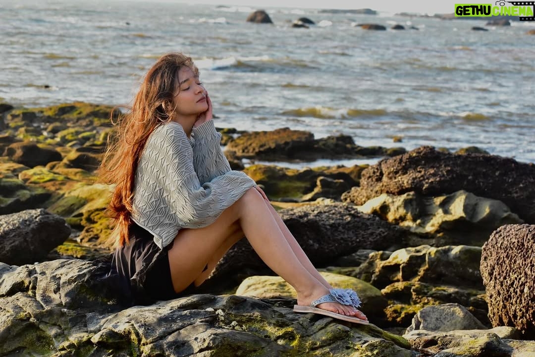 Heer Kaur - 1.7K Likes - ✨🌊

@heerkaur_07 

#beach #waves #sukoon #heerkaur07