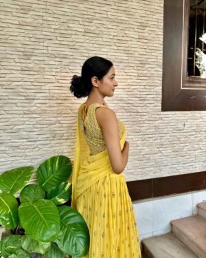 Heer Kaur Instagram - Dssso lehnga pavan kehre rang daa👀💛??? #diwali