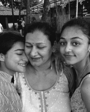 Heer Kaur Instagram - A lifetime isn’t enough to thank you for what you’ve done for me.. I’m so proud of being your daughter, sibling and especially friend❤️, my emotional barometer and my guidance.. Happy women’s day to you both