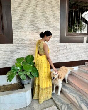 Heer Kaur Instagram - Dssso lehnga pavan kehre rang daa👀💛??? #diwali