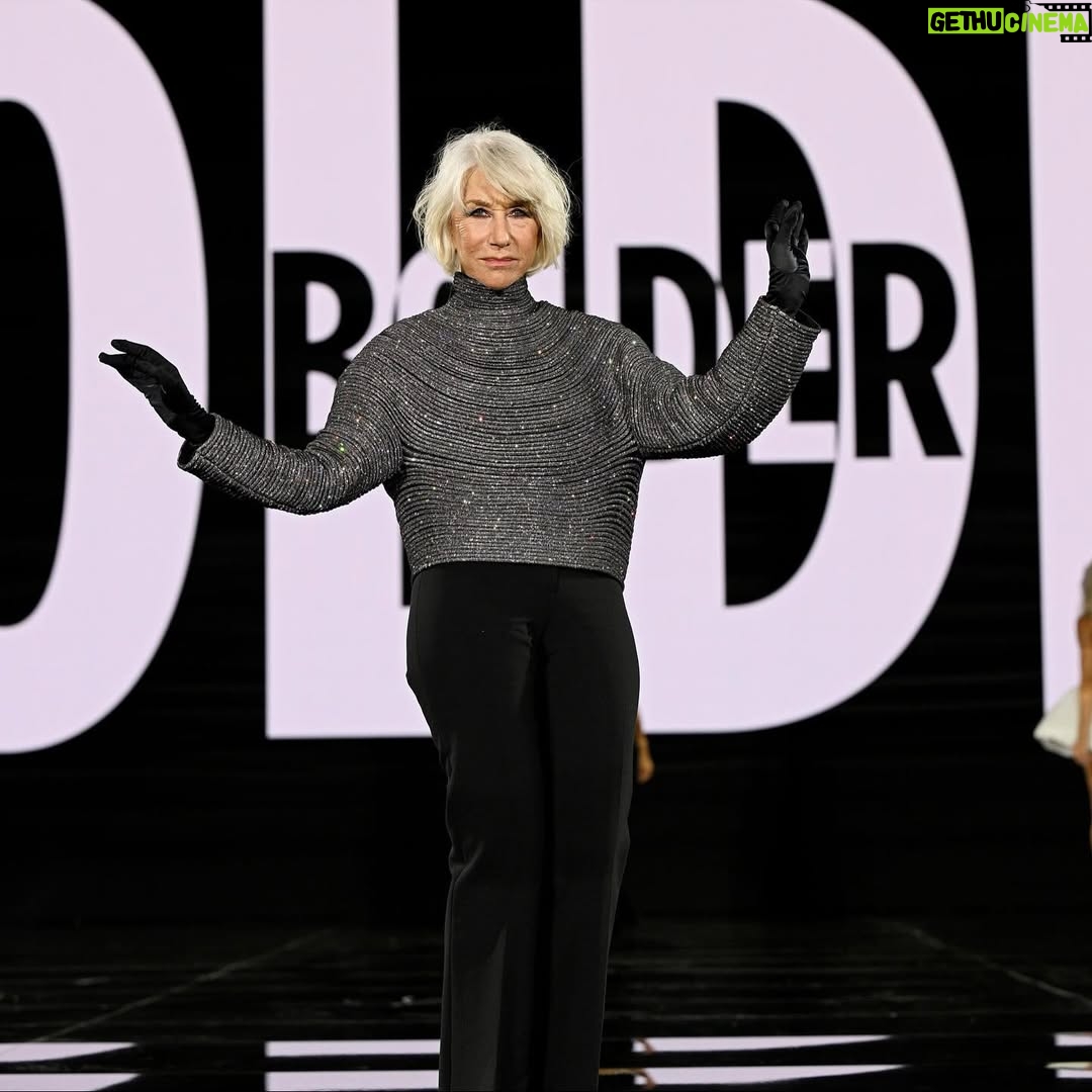 Helen Mirren - 45.2K Likes - Had a great time in Paris and walked the catwalk at Le Defile for @lorealparis