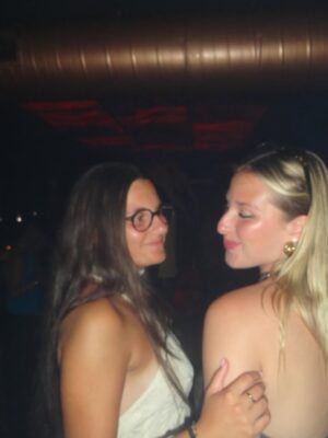Héléna Bailly Instagram - C’est la rentrée !!🙈
Merci le mois d’août d’avoir créé tous ces nouveaux souvenirs ✨
Je me sens tellement chanceuse de vivre tout ça 🩷
