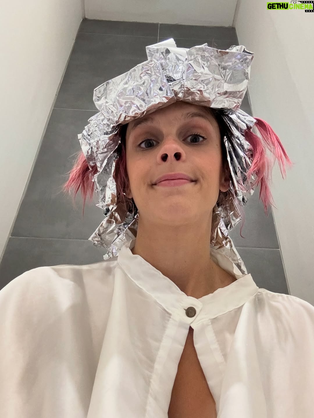 Helena Caldeira - 4.7K Likes - Carrossel cor-de-rosa para avisar que os Rapexinhos voltam daqui a 1 mês ! 🌸

RABO DE PEIXE T2
17 de Outubro
@netflixpt 

Pink carousel to announce that the Rapexinhos will be back in 1 month! 🌸

TURN OD THE TIDE S2
October 17Th

@augusto_fraga_director 
@ukbarfilmes 
@engersportelli