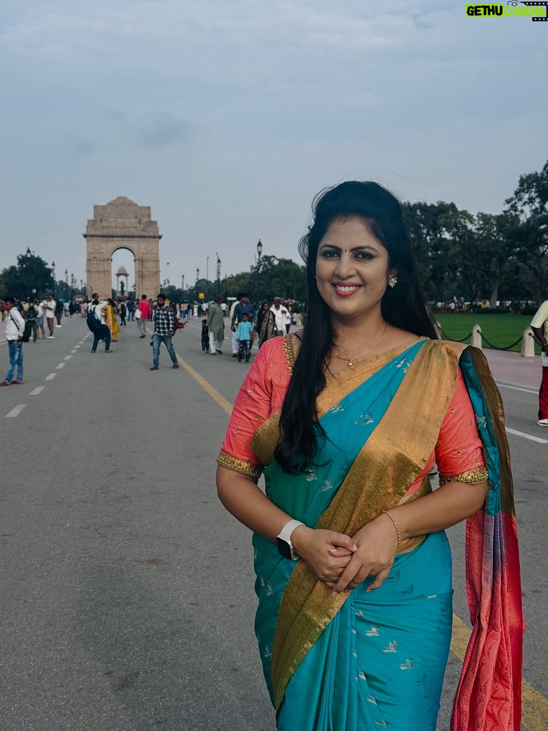 Hemalatha M - 1.8K Likes - Lost in the charm of Delhi’s hustle, history & heart ❤️🌆

#hemarakesh #delhi #delhidays #travelwithhemarakesh